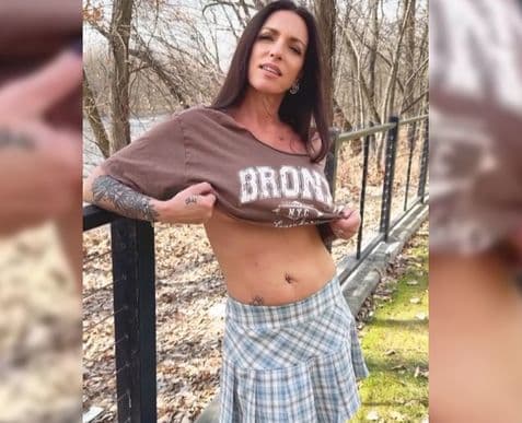 Mom Flashing her Big Tits Outsite